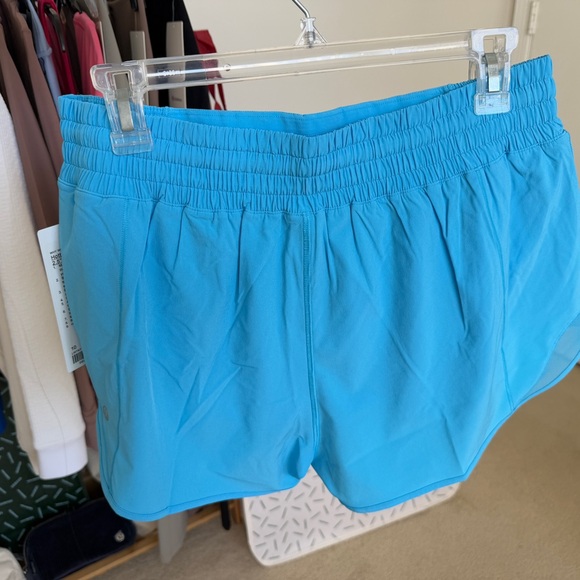 NWT Lululemon Hotty Hot Shorts HR 2.5” Lined, Kayak Blue, Size 10 - Picture 4 of 7